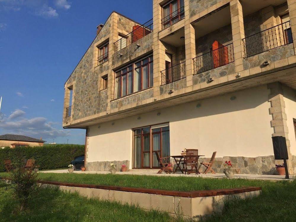 Hosteria La Moraleja Solares Exterior foto